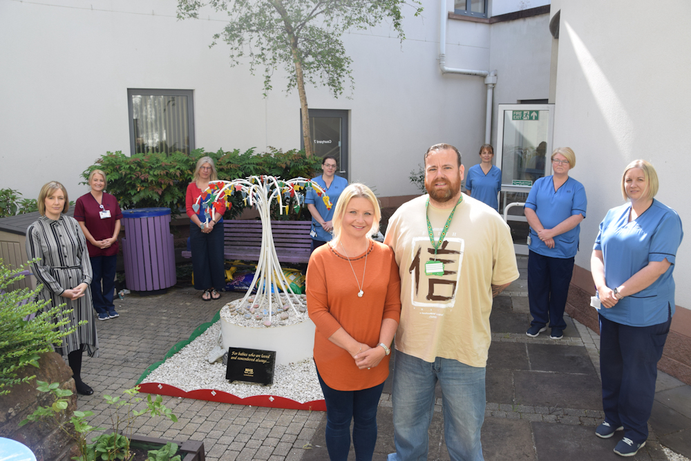 Cuddle Cots Handover